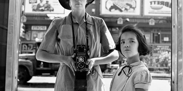 Vivian Maier: la niñera invisible que revolucionó la fotografía callejera
